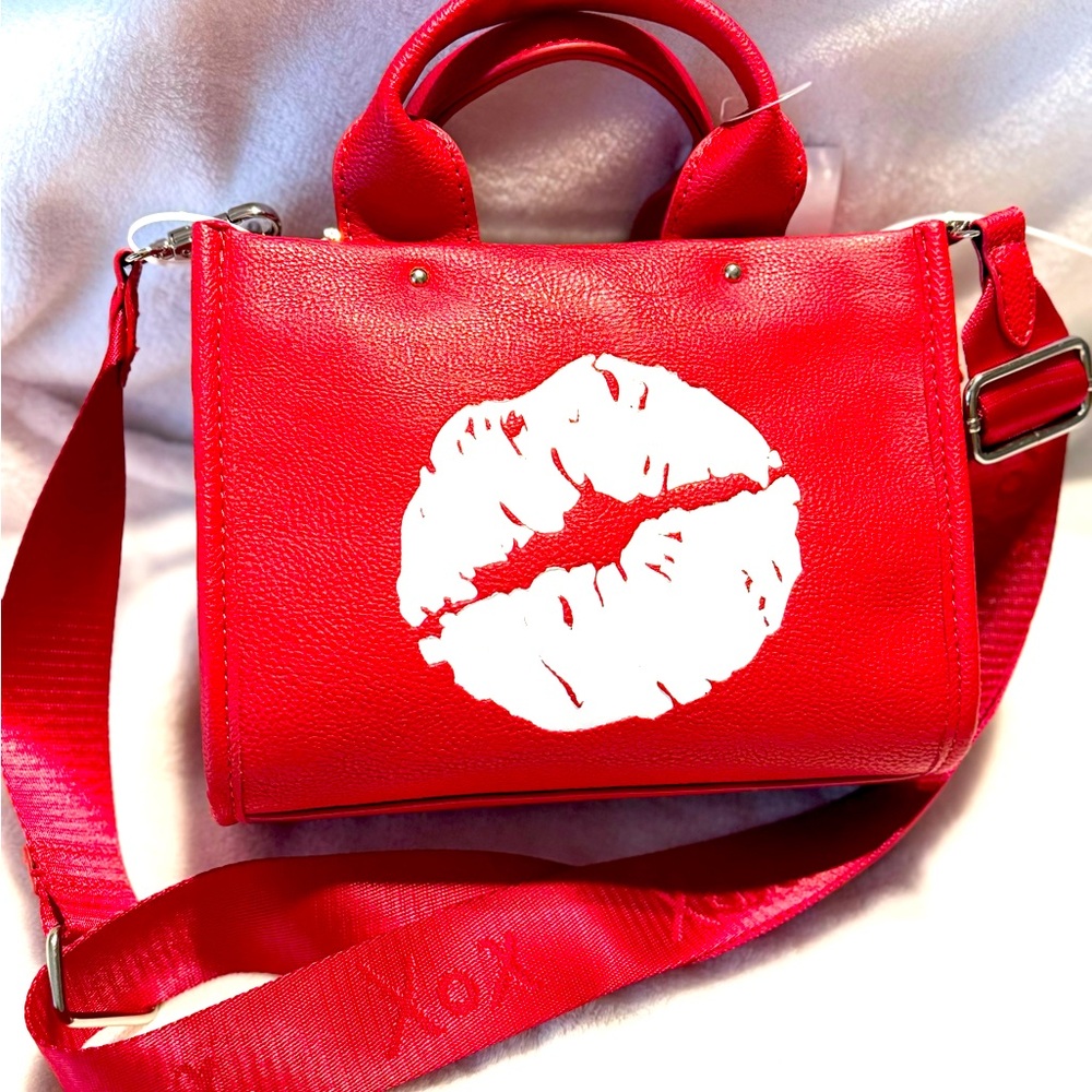 Betsey Johnson Valentine’s Day Small Tote/Crossbody (NWT)